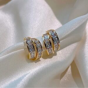 High-end Minimalist 925 Silver Plated Golden-tone Hoop Earrings/Sparkling Stones